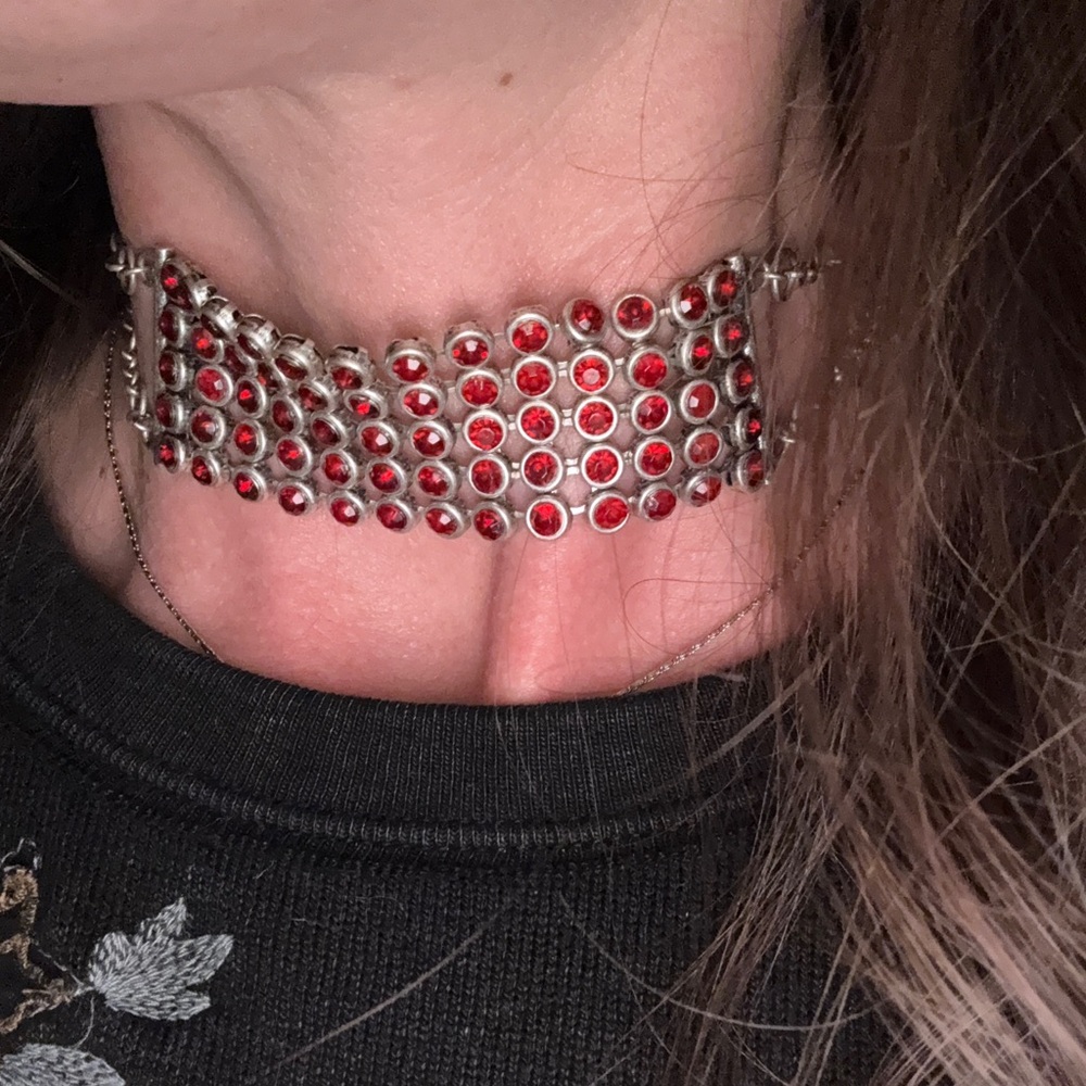 Elegant Gold and Red Choker Necklace